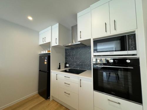 Brand New Stylish 2BR with Patio in Petone Brand New Stylish 2BR with Patio in Petone