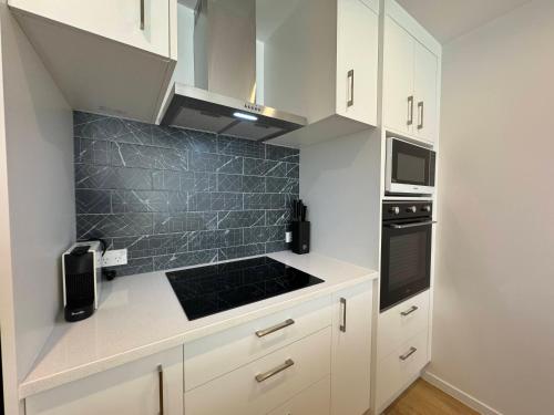 Brand New Stylish 2BR with Patio in Petone Brand New Stylish 2BR with Patio in Petone