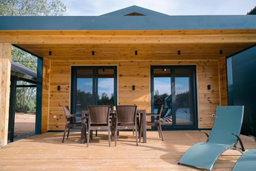 Two-Bedroom Chalet image 10