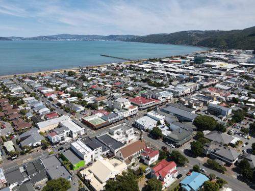 Modern 2BR Central Petone Gem Modern 2BR Central Petone Gem