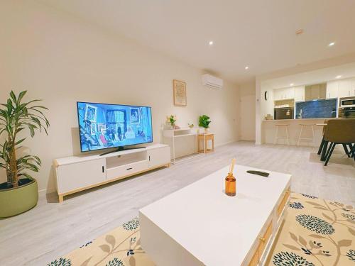 Modern 2BR Central Petone Gem Modern 2BR Central Petone Gem