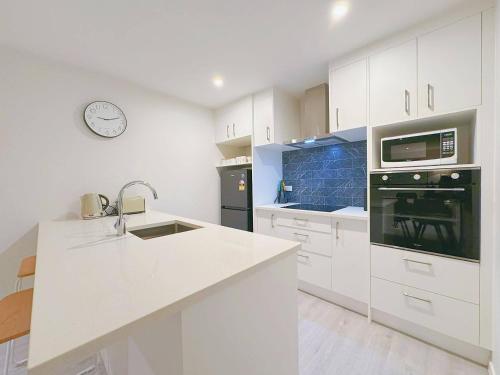 Modern 2BR Central Petone Gem Modern 2BR Central Petone Gem