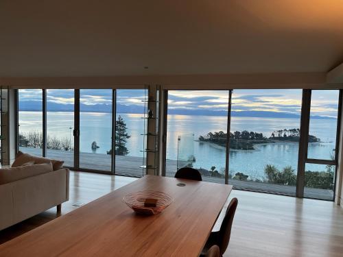 Ocean Horizon - Incredible Sea Views & Sunsets in Britannia Heights