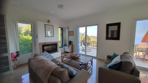 Villa Luna Home in Avlakia