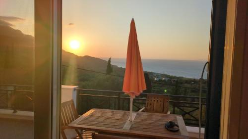 Villa Luna Home in Avlakia