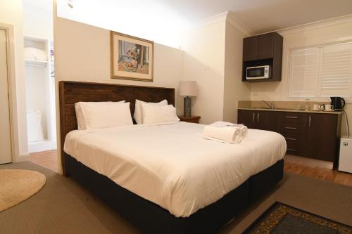 1 queen bed
