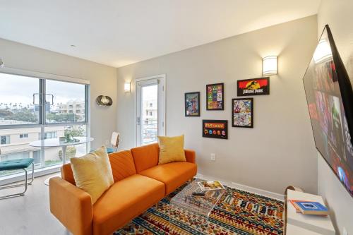 Artistic Studio in Downtown SM with Breathtaking Skyline View, Los Angeles (fotografie 7)