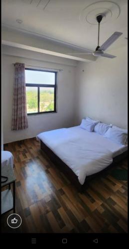 siddhivinayak hotel  in Achrol