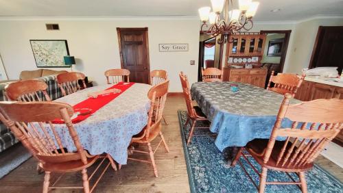 Entire Home in Golf Community - 5 Furnished Bedrooms