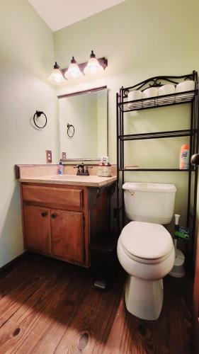 Entire Home in Golf Community - 5 Furnished Bedrooms