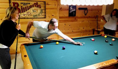 Entire Home in Golf Community - 5 Furnished Bedrooms