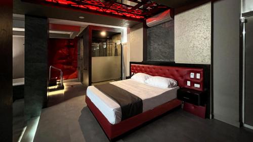 1 king bed, 1 sofa bed
