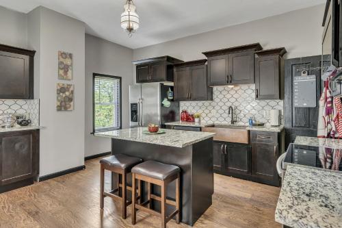 Ross & Ashley's Retreat (117 Marion St #1) - image 5