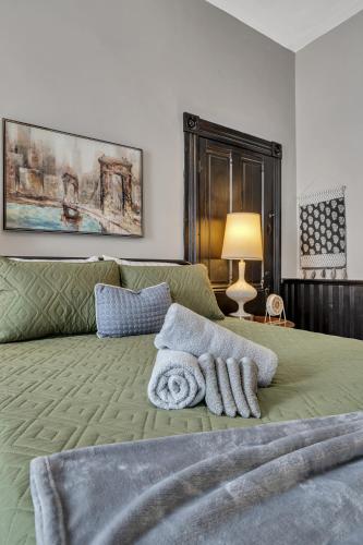 Ross & Ashley's Retreat (117 Marion St #1) - image 10