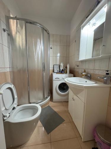 Windsor Place - three bedroom apartment - image 12