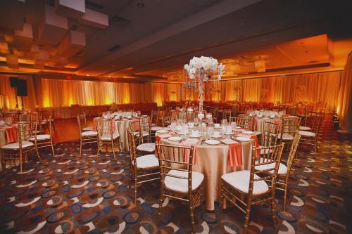 Banquet hall, Matrix Hotel in Edmonton (AB)