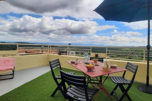 Terrasse avec vue-Spa-Clim sur les 2 niveaux-Famille-Vacances-Week-end in Preixan