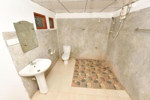 Standard Double Room image 10