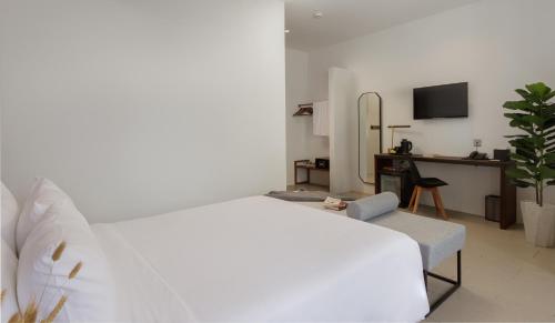 Deluxe Double Room image 4