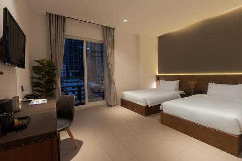 Superior Twin Room image 2
