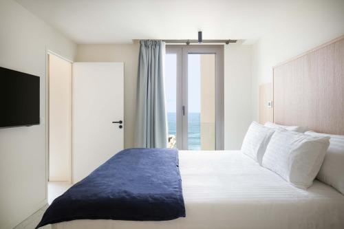 Family Suite with Ocean View image 3