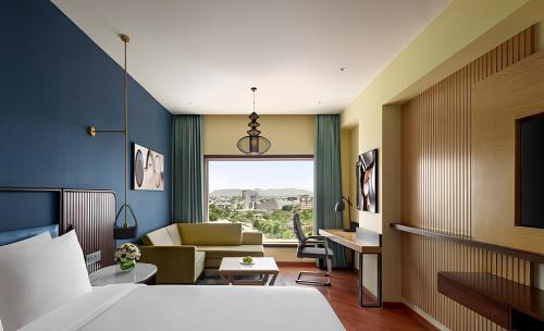 room detail thumbnail 1