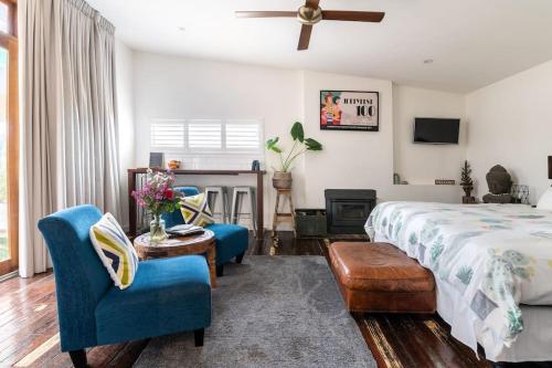 Studio South Port - Lush Private Oceanfront Studio Apartment in Port Noarlunga South