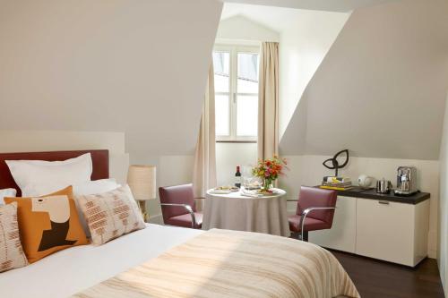 room detail thumbnail 0