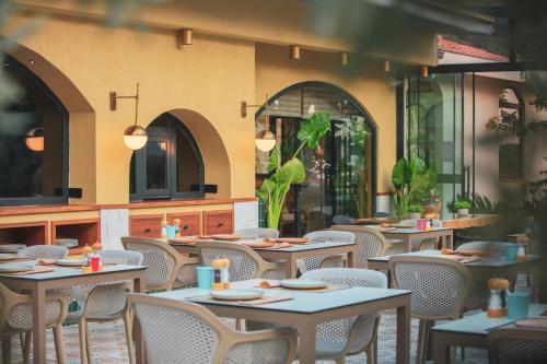 Z Exclusive Hotel and Villas - image 2