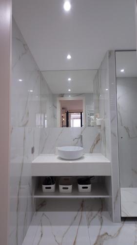 One-Bedroom Apartment with Terrace image 4