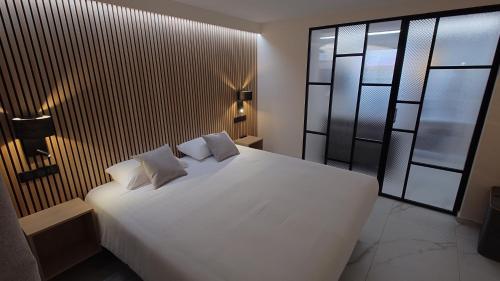 Two-Bedroom Apartment with Terrace image 10
