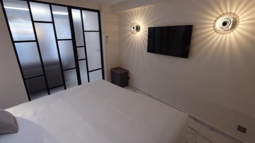 Two-Bedroom Apartment with Terrace image 9