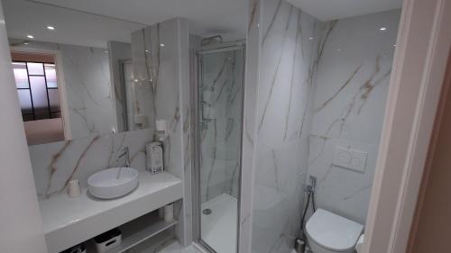 Two-Bedroom Apartment with Terrace image 8