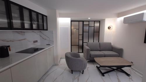 Two-Bedroom Apartment with Terrace image 6