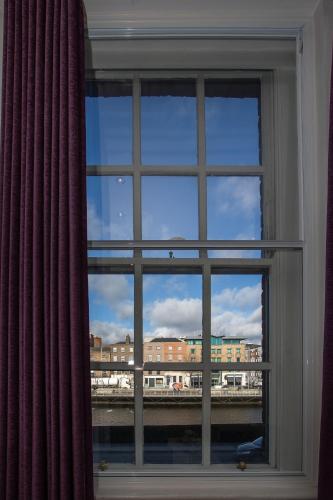 Temple Bar Essex Street Apartments - image 13