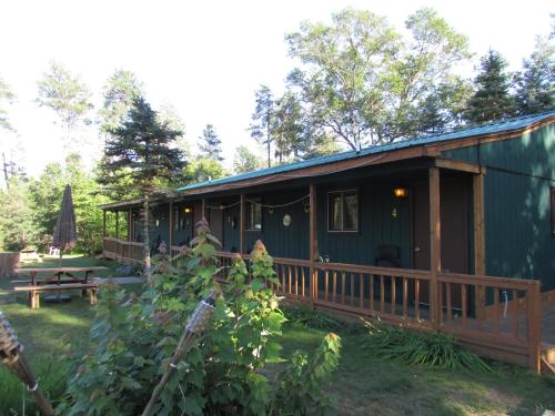 Best Bear Lodge - Accommodation - Irons