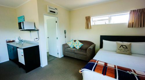 Waihi Motel Stop at Waihi Motel to discover the wonders of Waihi. Featuring a complete list of amenities, guests will find their stay at the property a comfortable one. Take advantage of the hotels 24-hour front