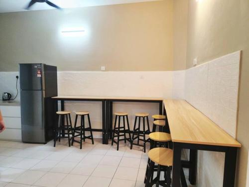 IPOH MENGLEMBU LOHAS 4BR3Bath14 PAX