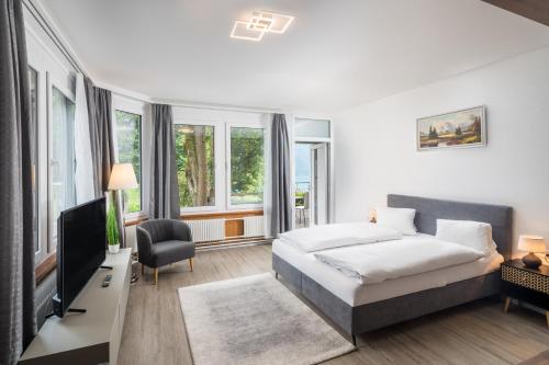 Hotel Lindenhof Room Type - Deluxe Apartment with Partial Lake View