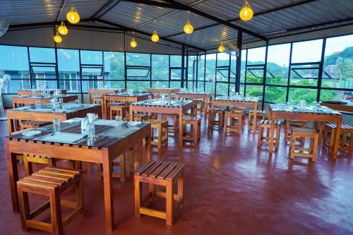 Vendol Lake Resort - Kandy in Kandy