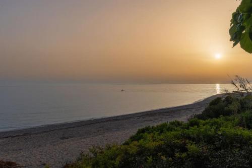 pantai, Ionian Cape seaside apartment in Vrachos