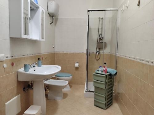 Душ, Nunzia Home - Appartamento indipendente 85 mq - Bagno Privato - Aria Condizionata in Baiano