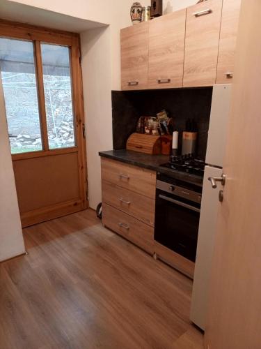 Konyha, Chalupa pod hradem Talmberk in Sazava