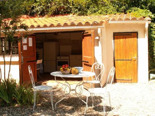 Aed, Le Mas de Rouvièges (Le Mas de Rouvieges) in Gignac
