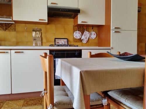 кухня, Nunzia Home - Appartamento indipendente 85 mq - Bagno Privato - Aria Condizionata in Baiano