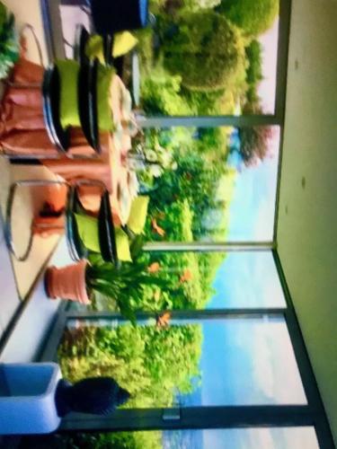 Exklusive Wohnung mit Panorama von Schwarzwald bis zu den Vogesen Exklusive Wohnung mit Panorama von Schwarzwald bis zu den Vogesen