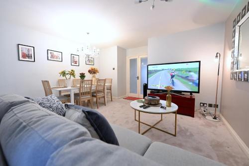 3 Bedroom House in Euston, Patio & BBQ, London