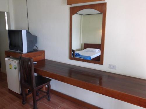 Double Room with Sea View image 7