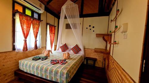 Longtail Beach Resort - image 2