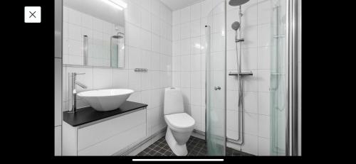 샤워실, 2 bedrooms 1 bathroom kitchen apartment in 엘브셰